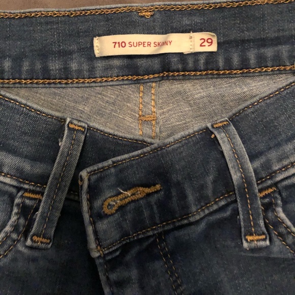 Women’s Levi’s 710’s - Picture 1 of 4